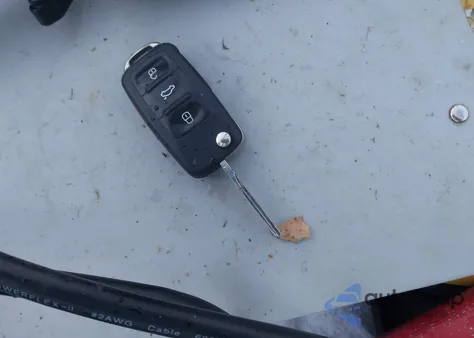 2017 Volkswagen Passat 1.8T R-Line z USA, uszkodzony, nr VIN 1VWDT7A32HC059200